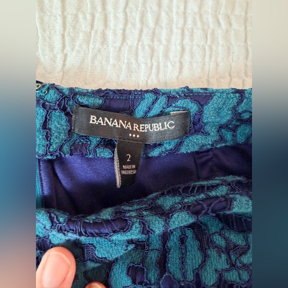 Banana Republic Elegant Teal Floral Lace Skirt – Feminine & Chic Style 💚 - Picture 3 of 7